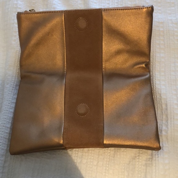 Rose gold clutch with magnetic closure. - Picture 2 of 2